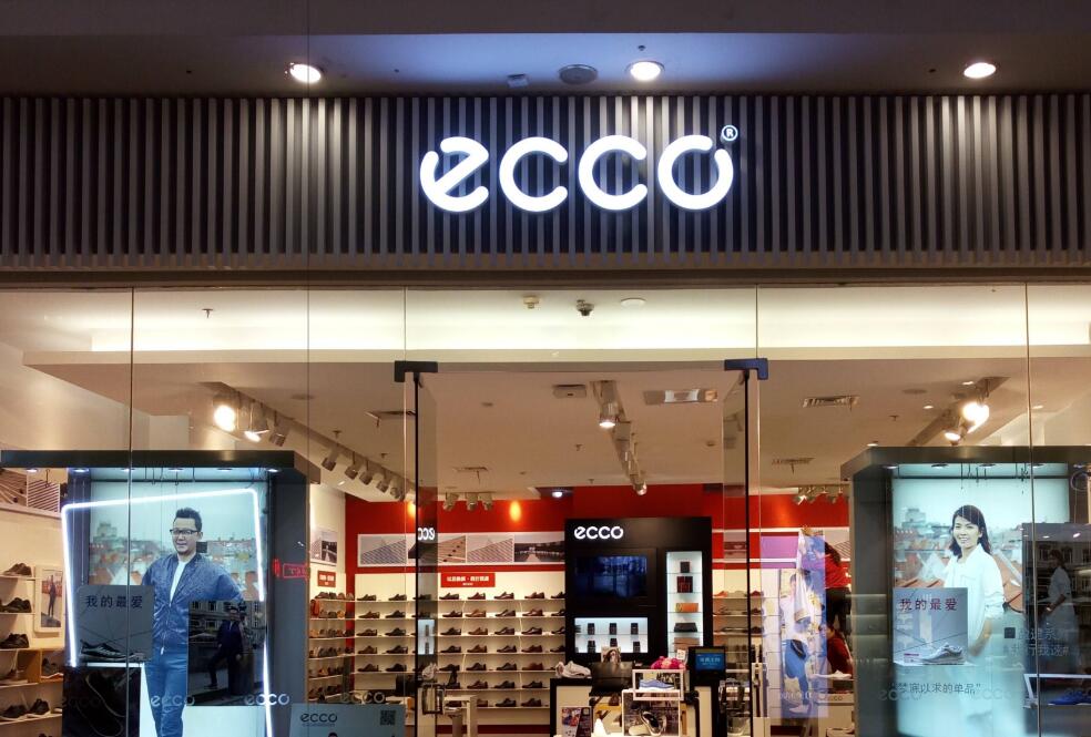 服装店门头广告牌制作